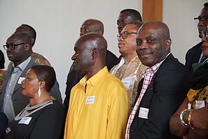 Geistliche Internationler Gemeinden beim Gründungsgottesdienst des Internationalen Kirchenkonvents